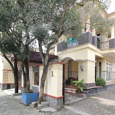 Reddoorz Plus Near Stie Ykpn Maguwo Exterior foto