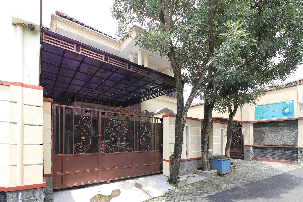 Reddoorz Plus Near Stie Ykpn Maguwo Exterior foto
