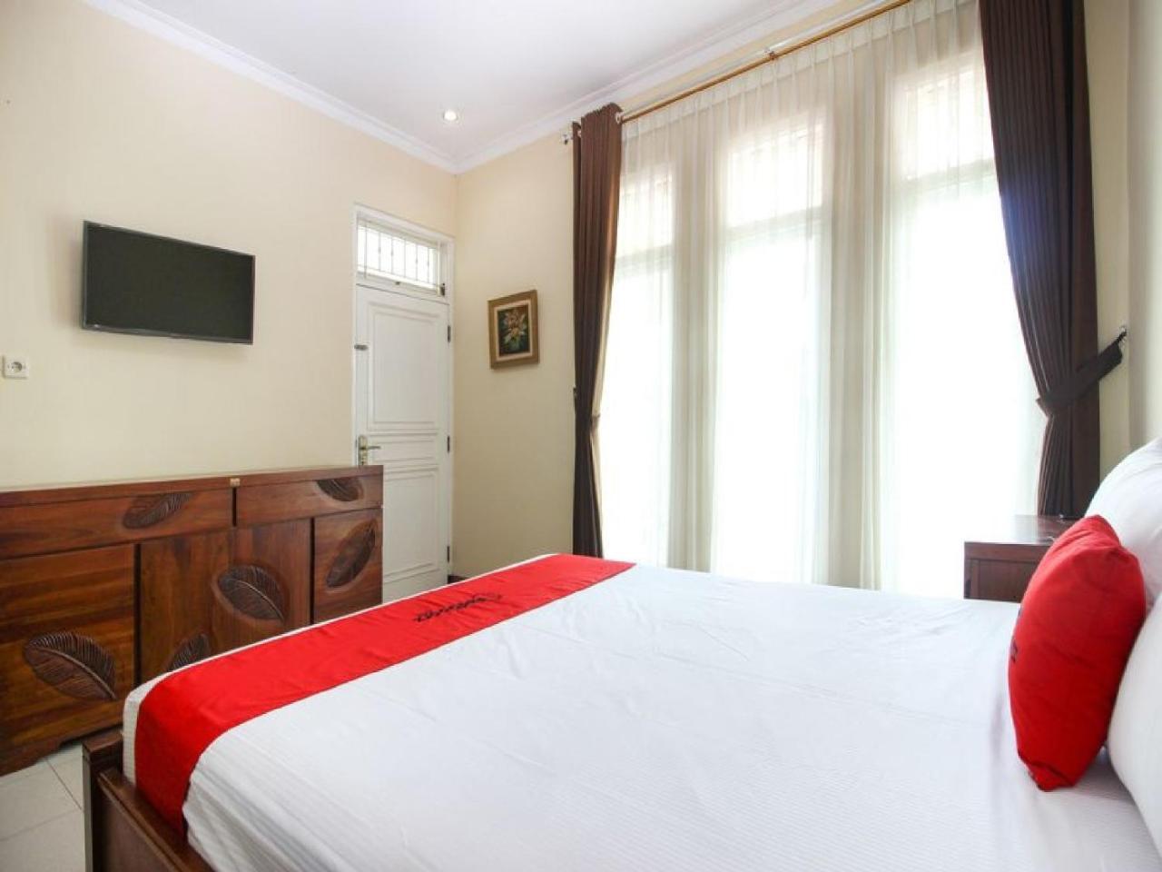 Reddoorz Plus Near Stie Ykpn Maguwo Exterior foto