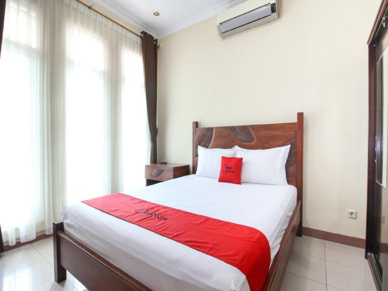Reddoorz Plus Near Stie Ykpn Maguwo Exterior foto